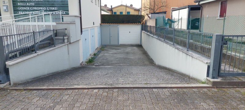 In posizione strategica tra Padova e Cittadella, nel comune di Curtarolo, proponiamo in affitto u...