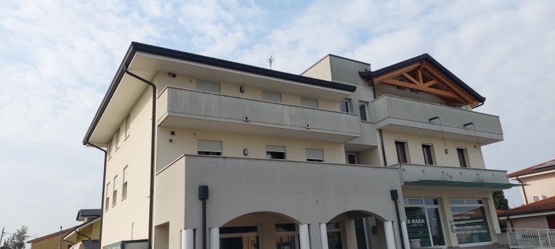 In posizione strategica tra Padova e Cittadella, nel comune di Curtarolo, proponiamo in affitto u...