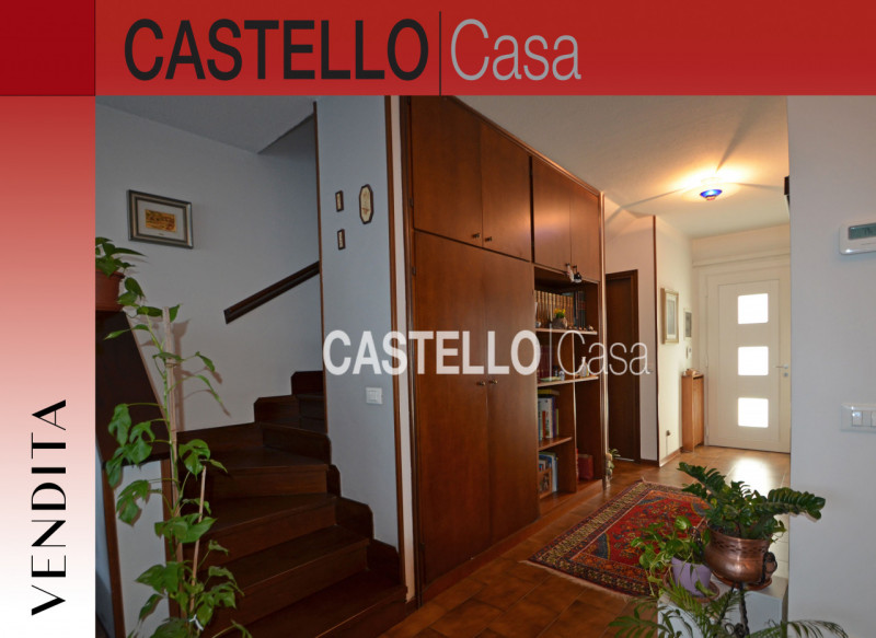 Castelfranco Veneto, proponiamo in vendita una signorile casa a schiera centrale all'interno di u...