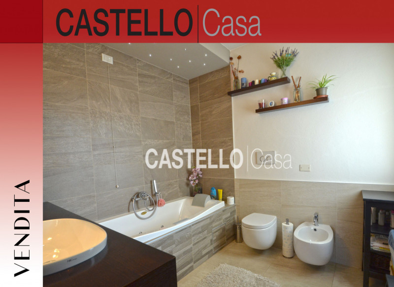 Castelfranco Veneto, proponiamo in vendita una signorile casa a schiera centrale all'interno di u...