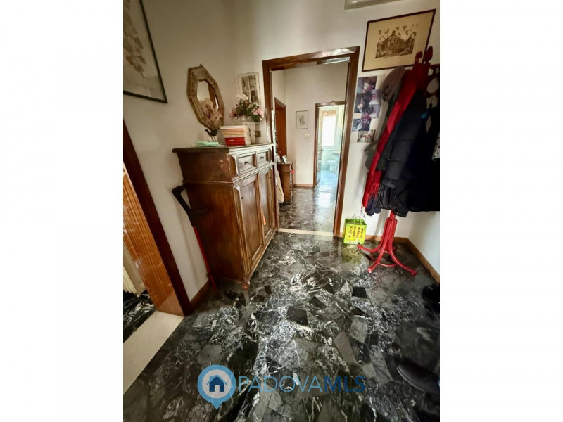 Immobile in esclusiva al Gruppo Padova MLS
QUARTIERE ARCELLA Ti presentiamo un appartamento in ot...