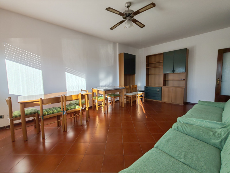 In pieno centro a Rubano, in una posizione comoda a tutti i servizi, proponiamo in locazione una ...