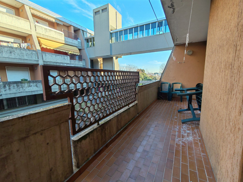 In pieno centro a Rubano, in una posizione comoda a tutti i servizi, proponiamo in locazione una ...