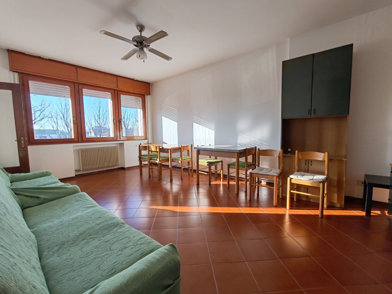 Nel cuore di Rubano, in una zona servita e comoda a tutto, proponiamo in affitto ampia stanza mat...