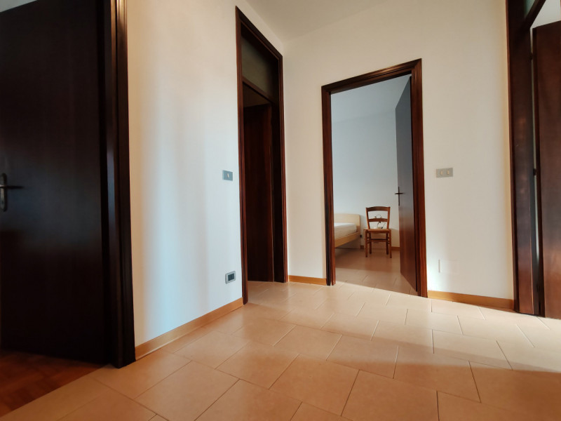 Nel cuore di Rubano, in una zona servita e comoda a tutto, proponiamo in affitto ampia stanza mat...