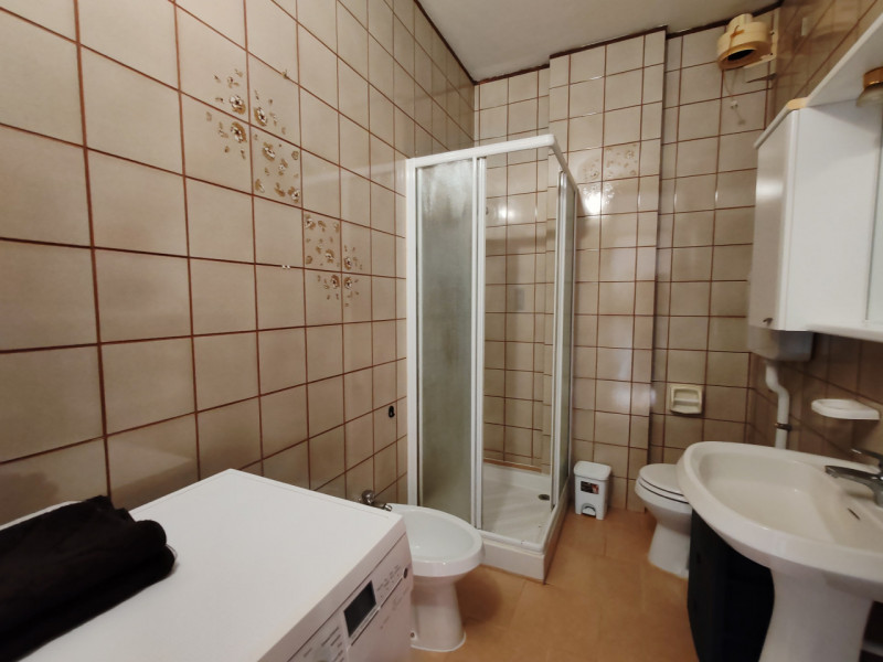 Nel cuore di Rubano, in una zona servita e comoda a tutto, proponiamo in affitto ampia stanza mat...