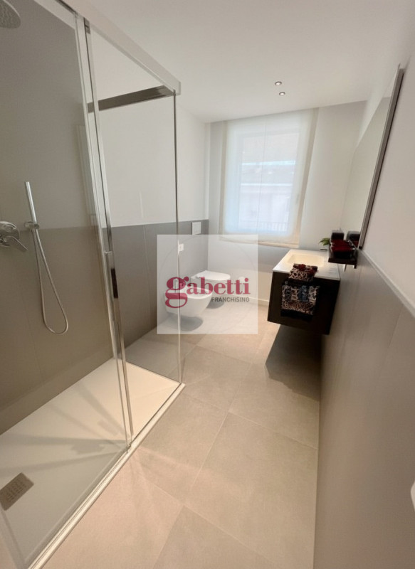 Nuovo complesso residenziale composto da 2 edifici da 12 e 18 unità abitative; le più importanti ...