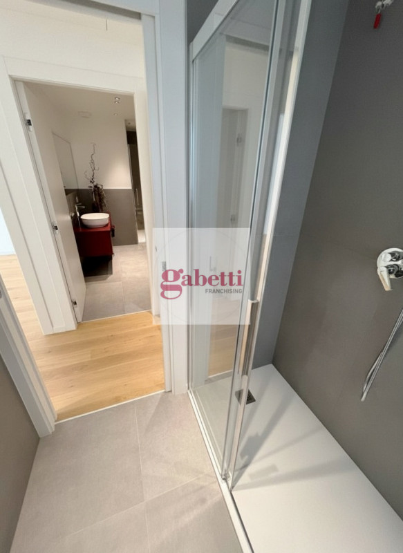 Nuovo complesso residenziale composto da 2 edifici da 12 e 18 unità abitative; le più importanti ...