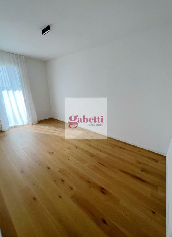 Nuovo complesso residenziale composto da 2 edifici da 12 e 18 unità abitative; le più importanti ...