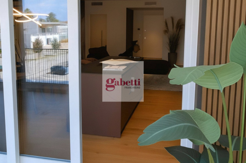 Nuovo complesso residenziale composto da 2 edifici da 12 e 18 unità abitative; le più importanti ...