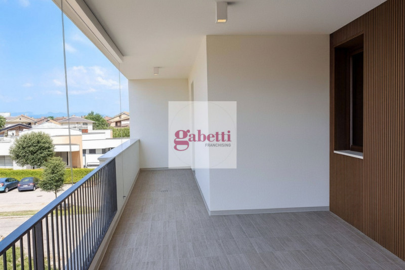 Nuovo complesso residenziale composto da 2 edifici da 12 e 18 unità abitative; le più importanti ...