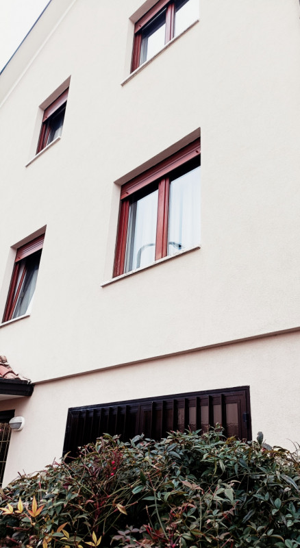 PER CHI CERCA UNA VILLINA SINGOLA AMPIA CON DUE UNITA' ABITATIVE con un bellissimo giardino a poc...