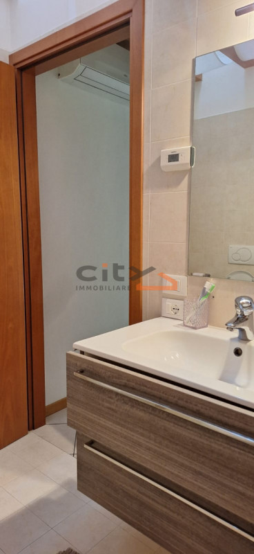 BASSANO DEL GRAPPA, a due passi dal centro storico, proponiamo APPARTAMENTO in ottimo stato dispo...