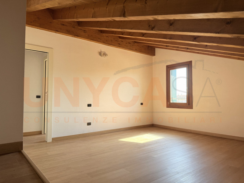 MESTRINO, fraz. Arlesega: proponiamo in vendita appartamento duplex. Inserito in un contesto escl...