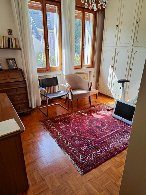 Villa Singola nel Cuore della Sacra Famiglia: Spazio, Indipendenza e Versatilità

Cerchi la casa ...