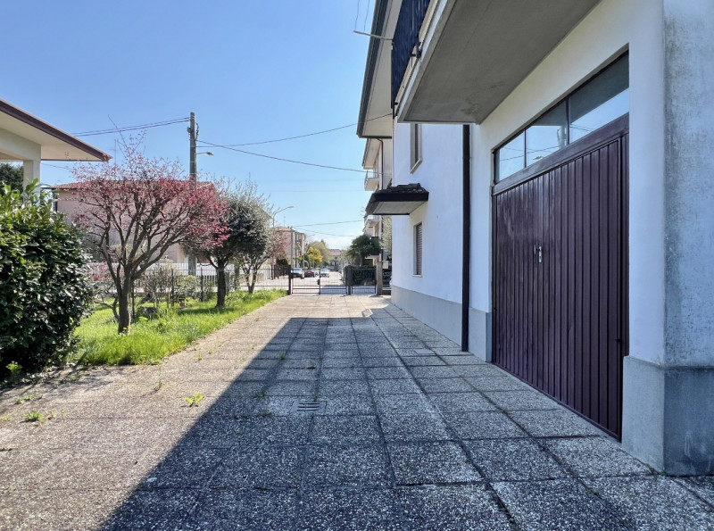 CASA SINGOLA IN VENDITA A VICENZA ZONA BERTESINELLA - IDEALE ANCHE PER DUE NUCLEI FAMILIARI- Rif....