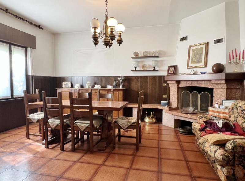 CASA SINGOLA IN VENDITA A VICENZA ZONA BERTESINELLA - IDEALE ANCHE PER DUE NUCLEI FAMILIARI- Rif....