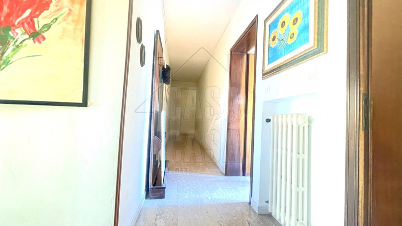 Rif. P589 Proponiamo in vendita un'intera palazzina situata nel cuore di Ospedaletto Euganeo. La ...