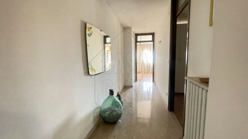 Rif. P589 Proponiamo in vendita un'intera palazzina situata nel cuore di Ospedaletto Euganeo. La ...