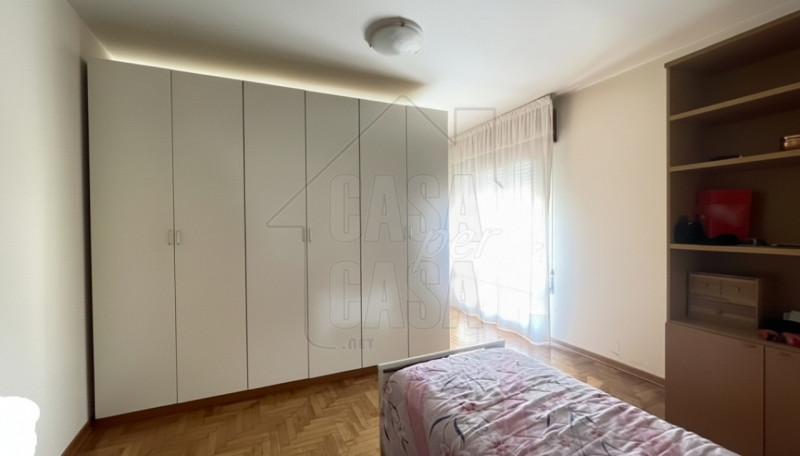 Rif. P589 Proponiamo in vendita un'intera palazzina situata nel cuore di Ospedaletto Euganeo. La ...