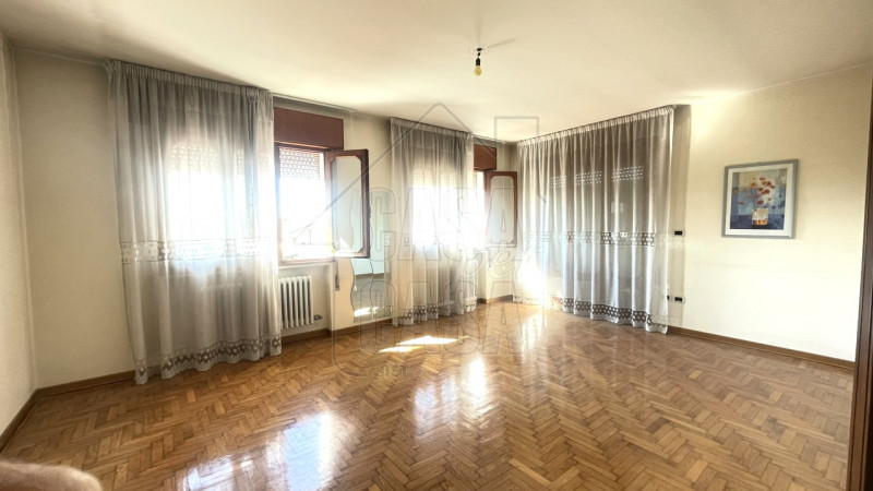 Rif. P589 Proponiamo in vendita un'intera palazzina situata nel cuore di Ospedaletto Euganeo. La ...