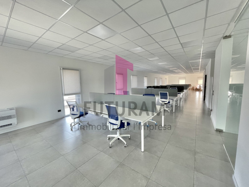 VICENZA OVEST (Z.I.)- 30FIL- PER INFO 0444/310220

Opportunità a Vicenza Ovest proponiamo al terz...