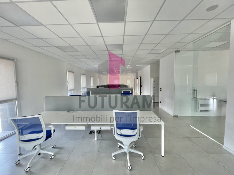 VICENZA OVEST (Z.I.)- 30FIL- PER INFO 0444/310220

Opportunità a Vicenza Ovest proponiamo al terz...