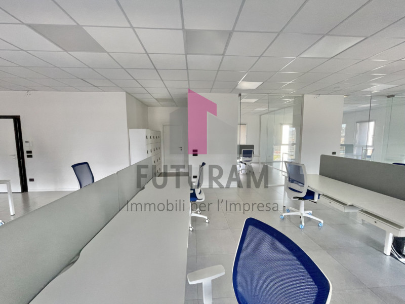 VICENZA OVEST (Z.I.)- 30FIL- PER INFO 0444/310220

Opportunità a Vicenza Ovest proponiamo al terz...