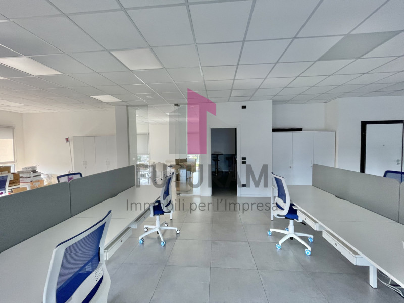 VICENZA OVEST (Z.I.)- 30FIL- PER INFO 0444/310220

Opportunità a Vicenza Ovest proponiamo al terz...