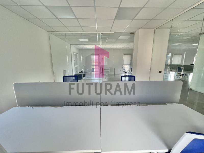 VICENZA OVEST (Z.I.)- 30FIL- PER INFO 0444/310220

Opportunità a Vicenza Ovest proponiamo al terz...