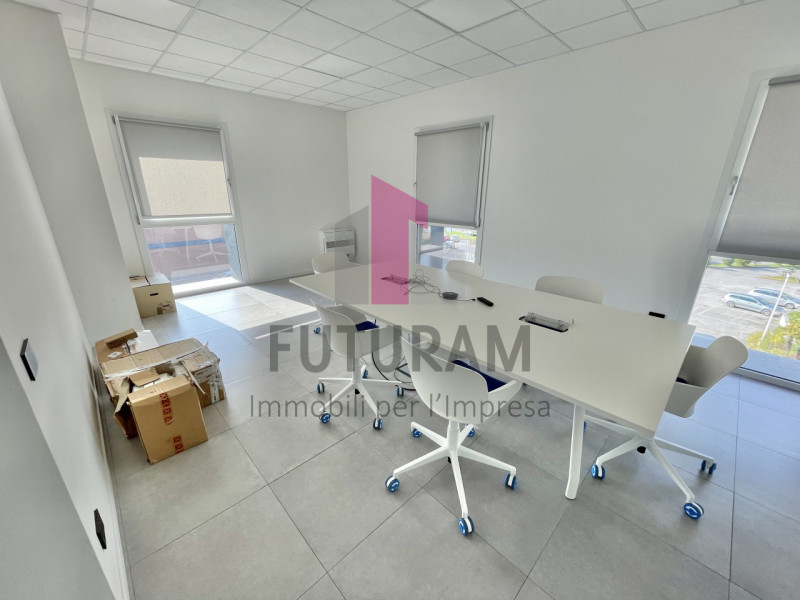 VICENZA OVEST (Z.I.)- 30FIL- PER INFO 0444/310220

Opportunità a Vicenza Ovest proponiamo al terz...