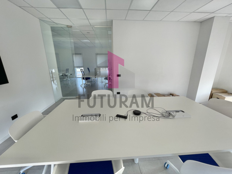 VICENZA OVEST (Z.I.)- 30FIL- PER INFO 0444/310220

Opportunità a Vicenza Ovest proponiamo al terz...