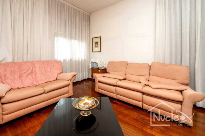 MONTEGROTTO TERME: In pieno centro al paese, comoda ai servizi della città ma allo stesso tempo i...