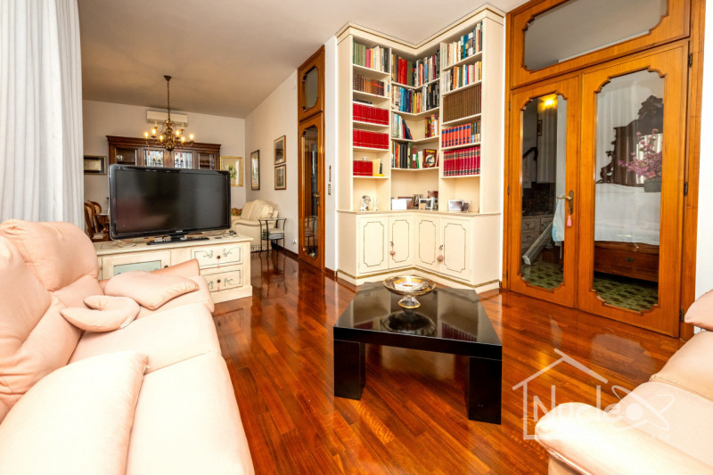 MONTEGROTTO TERME: In pieno centro al paese, comoda ai servizi della città ma allo stesso tempo i...