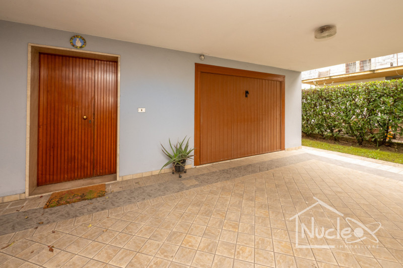 MONTEGROTTO TERME: In pieno centro al paese, comoda ai servizi della città ma allo stesso tempo i...