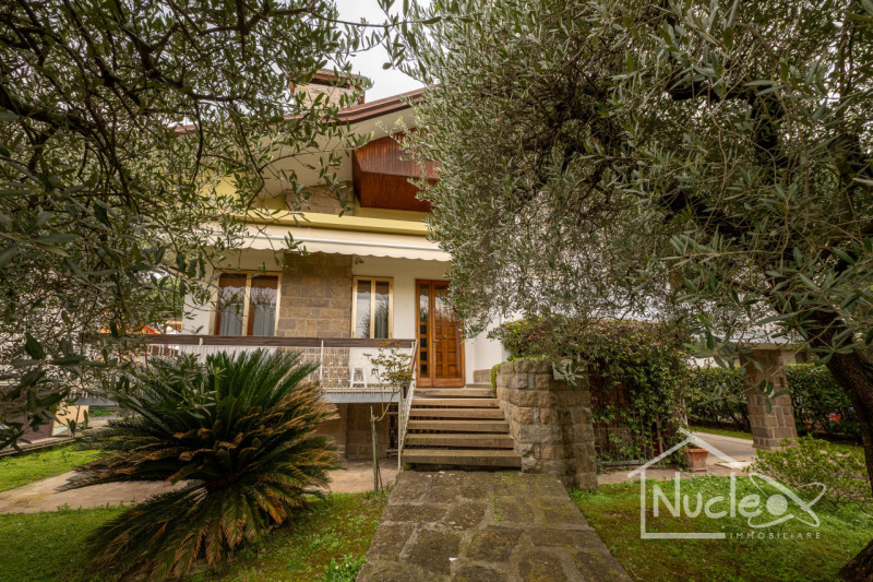 MONTEGROTTO TERME: In pieno centro al paese, comoda ai servizi della città ma allo stesso tempo i...