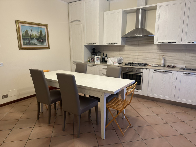 Zona Forcellini a pochi passi dal centro e da ogni comodita' e servizio affittasi a referenziatis...