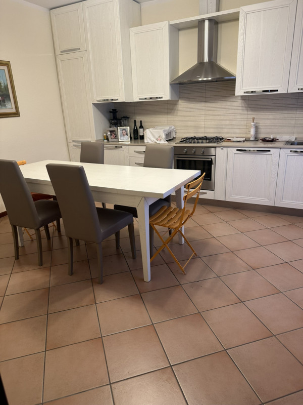 Zona Forcellini a pochi passi dal centro e da ogni comodita' e servizio affittasi a referenziatis...