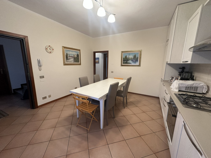 Zona Forcellini a pochi passi dal centro e da ogni comodita' e servizio affittasi a referenziatis...