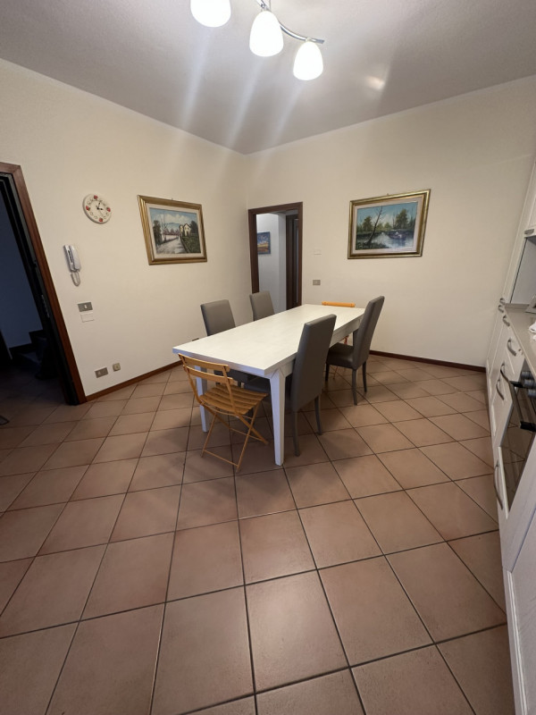 Zona Forcellini a pochi passi dal centro e da ogni comodita' e servizio affittasi a referenziatis...