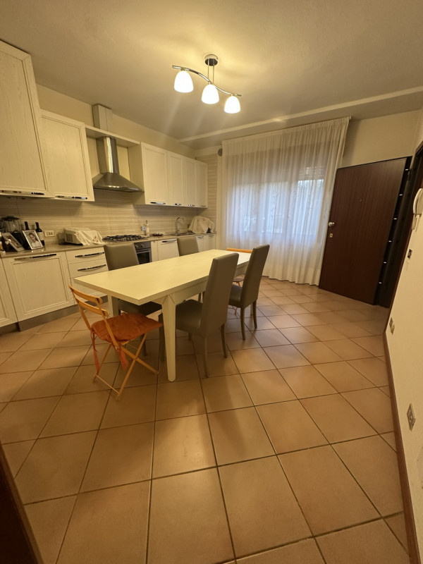 Zona Forcellini a pochi passi dal centro e da ogni comodita' e servizio affittasi a referenziatis...