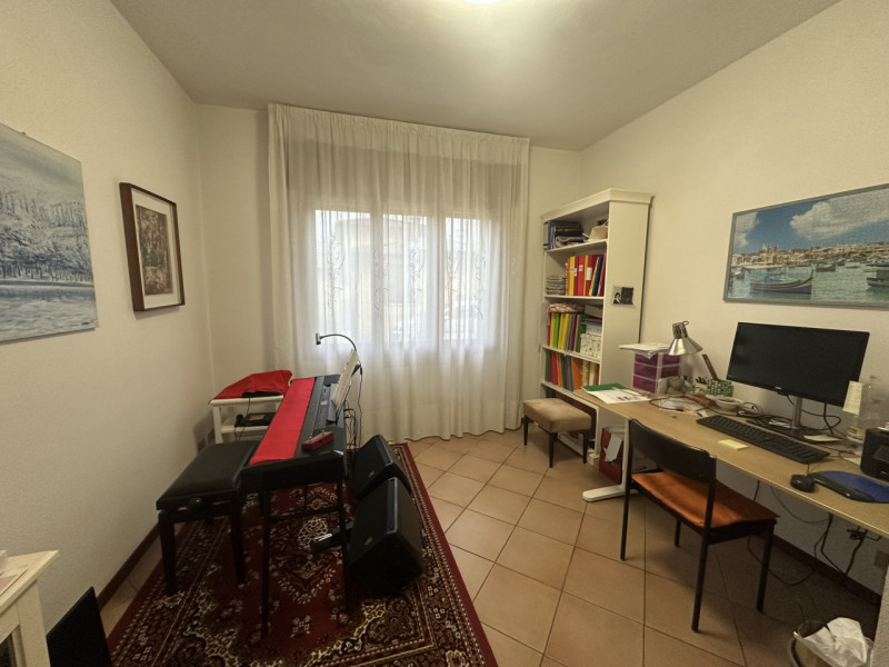 Zona Forcellini a pochi passi dal centro e da ogni comodita' e servizio affittasi a referenziatis...