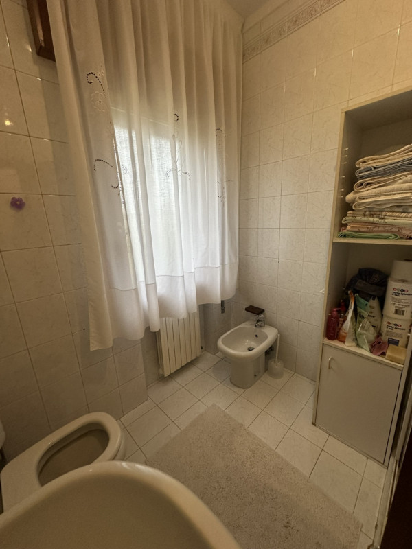 Zona Forcellini a pochi passi dal centro e da ogni comodita' e servizio affittasi a referenziatis...