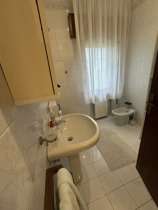 Zona Forcellini a pochi passi dal centro e da ogni comodita' e servizio affittasi a referenziatis...