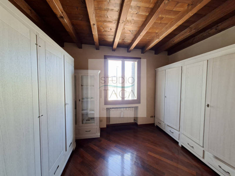 Nel cuore del Centro Storico di Padova, lungo via Manin, una delle strade più antiche e ricercate...