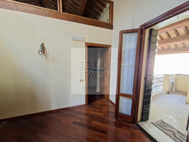 Nel cuore del Centro Storico di Padova, lungo via Manin, una delle strade più antiche e ricercate...