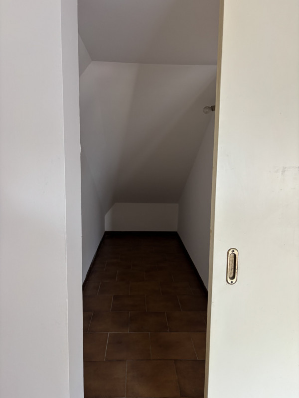 SPAZIOSO APPARTAMENTO NON ARREDATO IN LOCAZIONE SU TRE LIVELLI A MONSELICE IN ZONA DI QUARTIERE.....