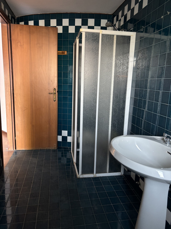 SPAZIOSO APPARTAMENTO NON ARREDATO IN LOCAZIONE SU TRE LIVELLI A MONSELICE IN ZONA DI QUARTIERE.....