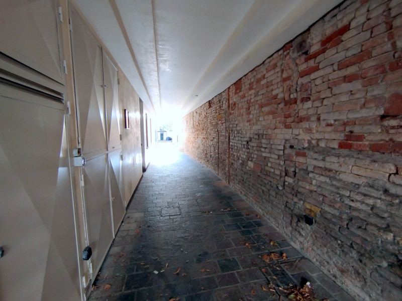 ELEGANTE MINI ARREDATO CON POSTO AUTO VIC.ZE PRATO DELLA VALLE

Nel cuore del centro storico di P...