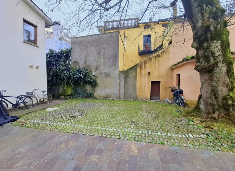 ELEGANTE MINI ARREDATO CON POSTO AUTO VIC.ZE PRATO DELLA VALLE

Nel cuore del centro storico di P...